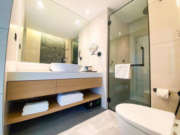 Bathroom 13