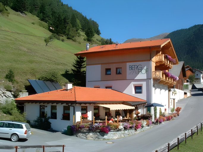 Exterior & Views 2, Naturhotel Berghof, Landeck
