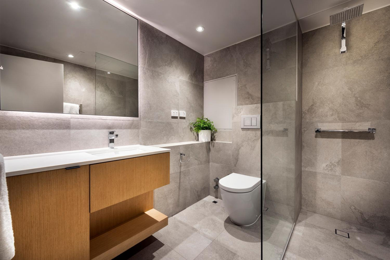 Bathroom 13