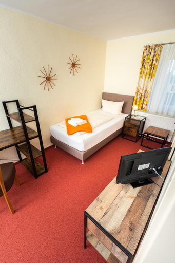 Bedroom 3, Wanderhotel Sonnebergbaude, Görlitz