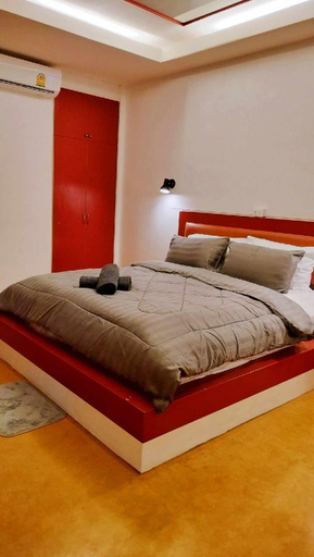Bedroom 13