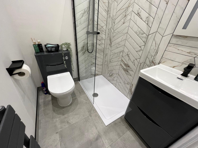 Bathroom 8