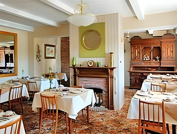Food & Drinks 3, The Gardens guest accommodation