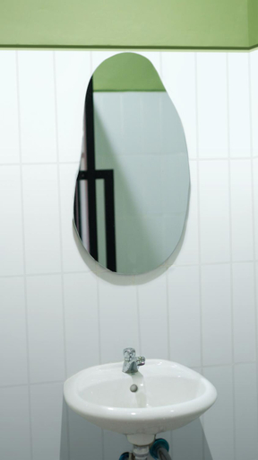 Bathroom 16