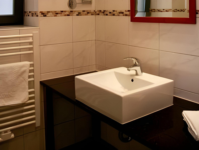 Bathroom 2, Frundts Hotel, Nordwestmecklenburg
