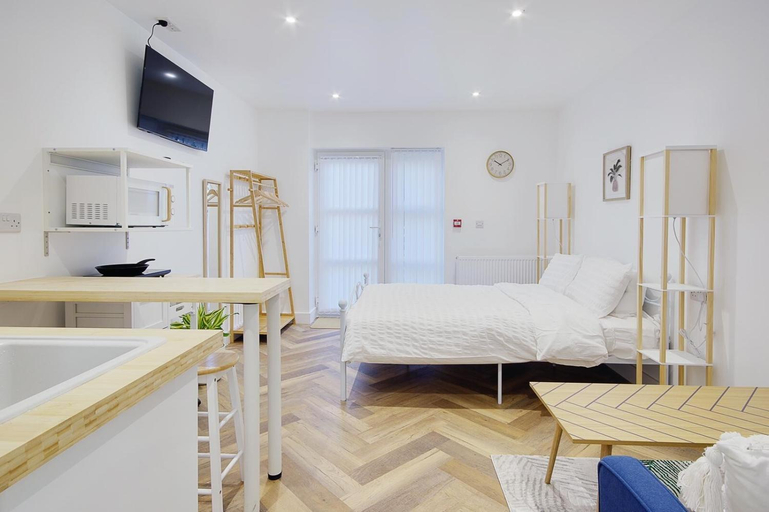 Bedroom 13