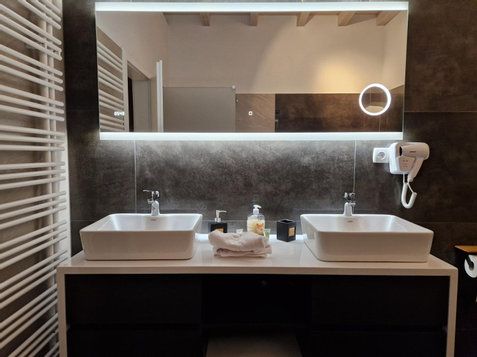 Bathroom 6