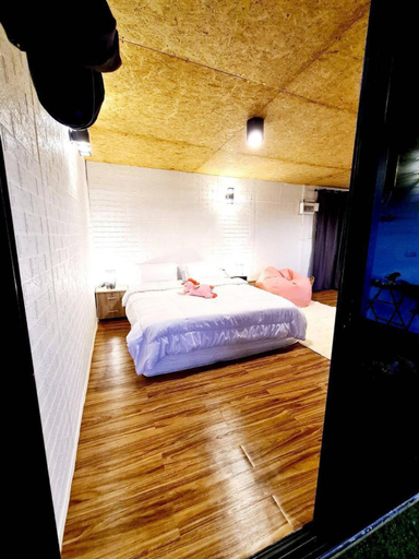 Bedroom 12