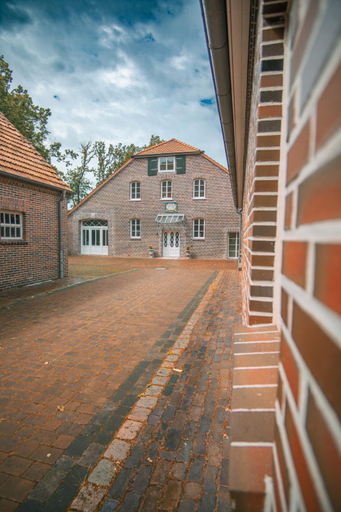 Others 5, Landgut Rastede Hostemost, Ammerland