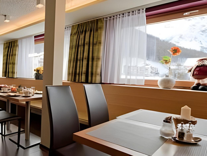 Others 3, Hotel Garni Bergsonne, Inn