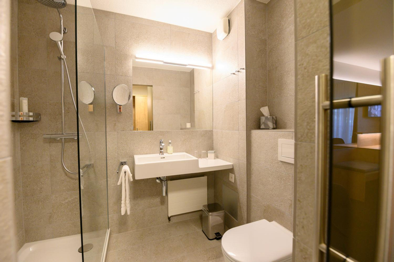 Bedroom 4, Romantik Hotel & Restaurant Sternen, Wasseramt