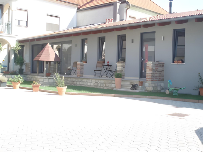 Others 3, Gastehaus Auer Fritzi, Neusiedl am See
