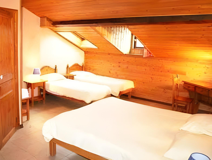 Bedroom 2, Hotel Alpis Cottia, Hautes-Alpes