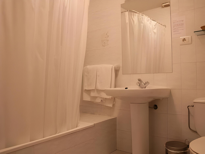 Bathroom 4, Hotel Prado Viejo, Pontevedra
