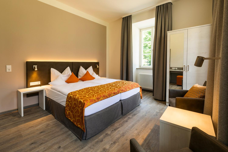 Bedroom 3, Hotel Kurhaus Bad Bocklet, Bad Kissingen