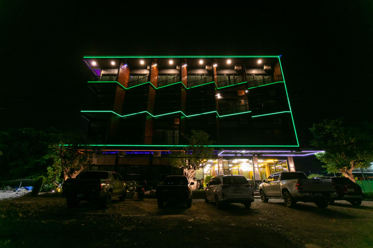 Exterior & Views 22
