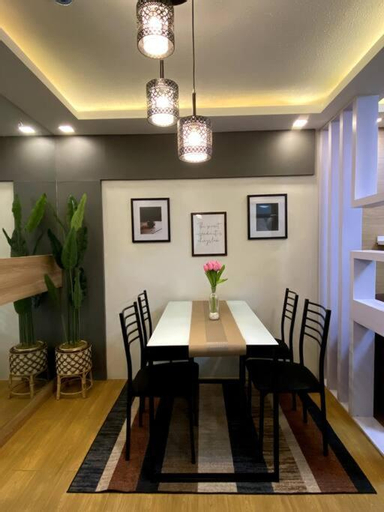 Dining Room 10