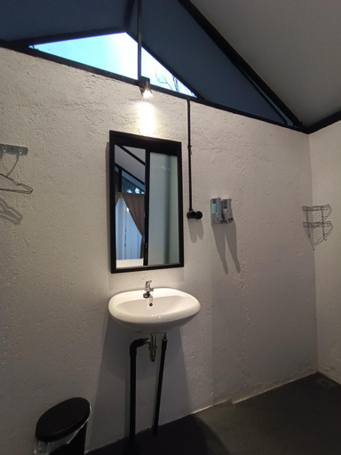 Bathroom 7