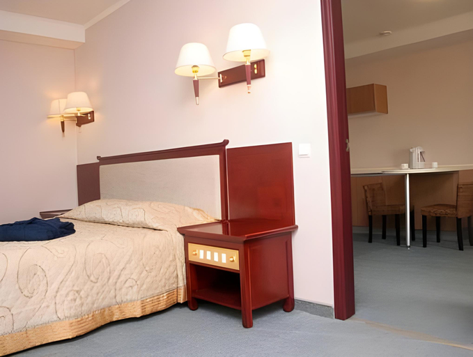 Others 3, Komandor Hotel, Anivskiy rayon