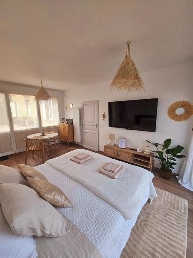 Bedroom 2, Chambre d'hote BALI avec piscine chauffee, Vendée