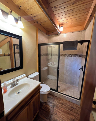 Bathroom, Geronimo Creek Retreat, Guadalupe