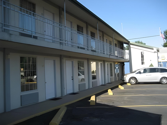 Others 3, Budget Inn - Washington, Daviess