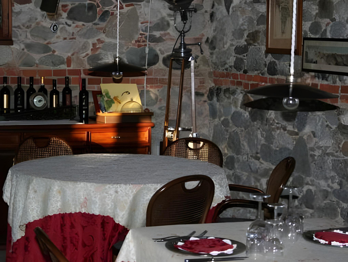 Others 5, Cantina Anzivino - Affittacamere, Vercelli