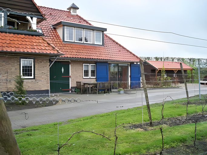 Others 5, Wijngaard Saalhof, Wognum