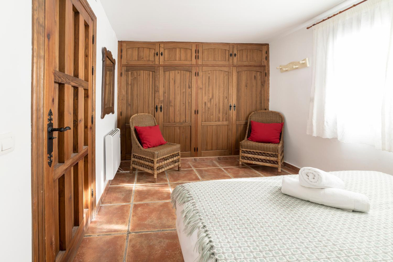 Bedroom 2, Bed and Snow Apartments, Granada