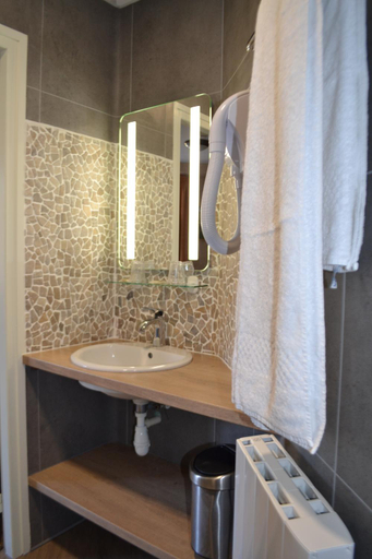 Bathroom 4, LOGIS L'AUBERGE d'ARANC, Ain