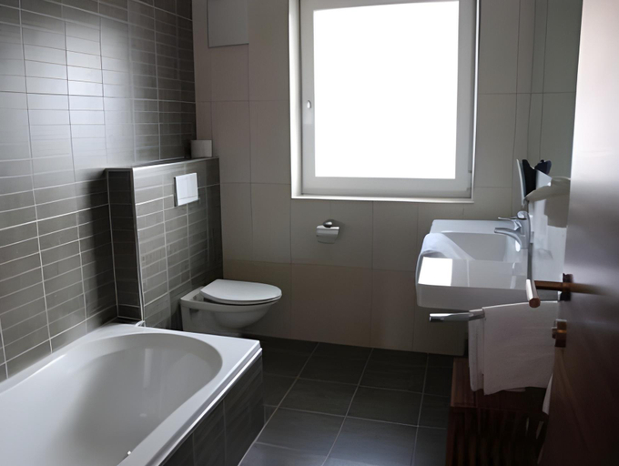 Bathroom 2, Apart Ideal, Reutte