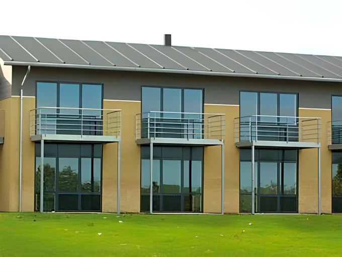 Exterior & Views