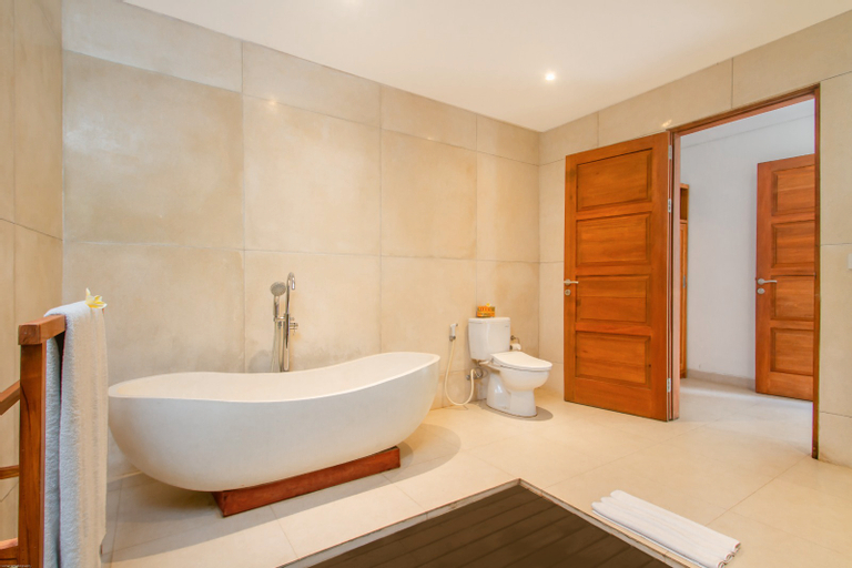 Bathroom 11