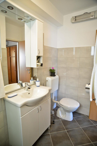 Bathroom 3, El Mirador Rooms with Balcony, Zadar
