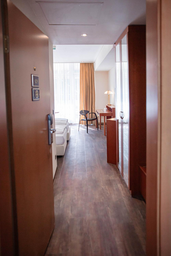 Bedroom 27