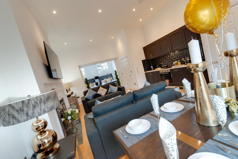 Food & Drinks, 80 by Elite, Sefton