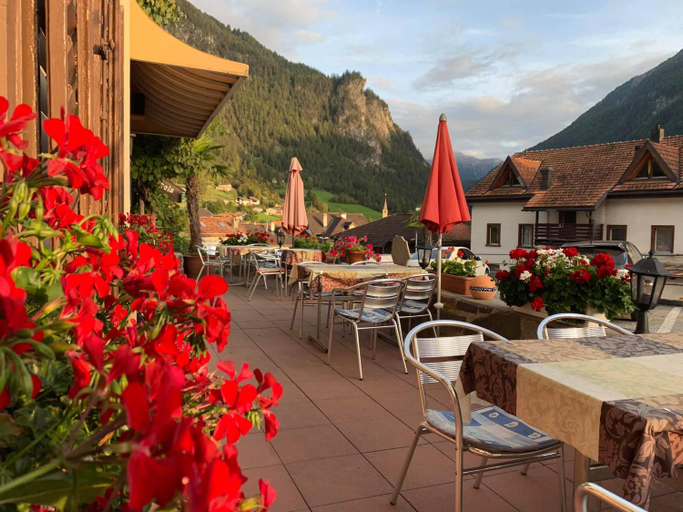 Food & Drinks 5, Hotel Restaurant Ratia, Albula