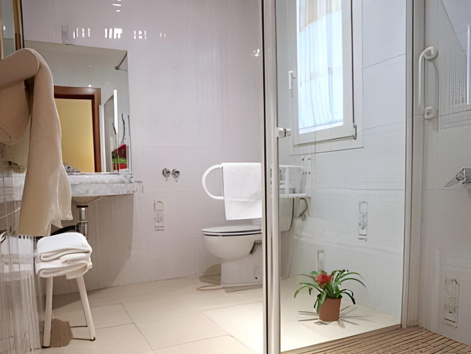 Bathroom 2, Hotel Sierra Las Villas, Jaén
