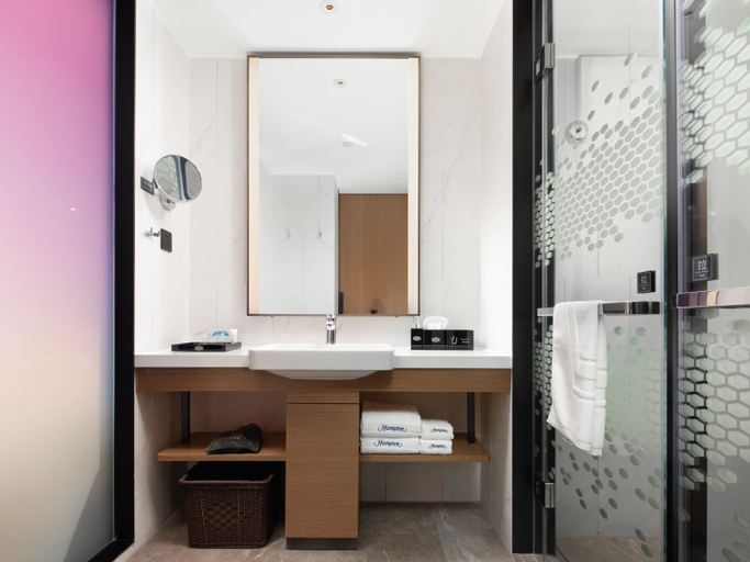 Bedroom 2, Hampton by Hilton Shenzhen Baoan Stadium, Shenzhen