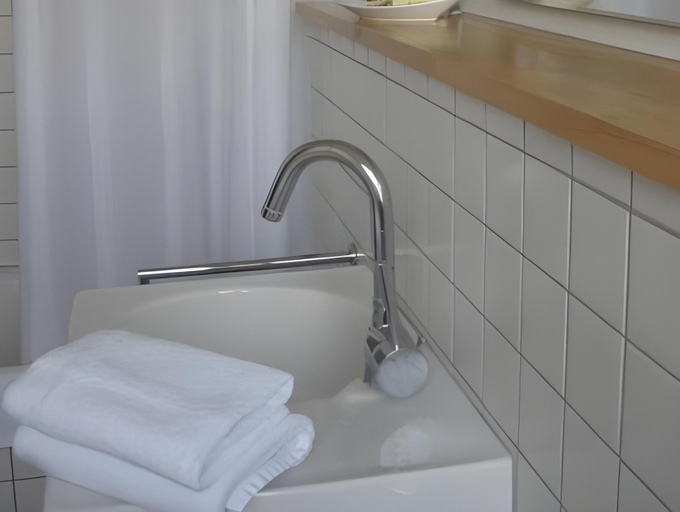 Bathroom 5, Altstadt Hotel & Cafe Koblenz, Koblenz