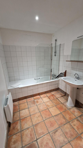 Bathroom 3, Moulin de Lossulien, Finistère