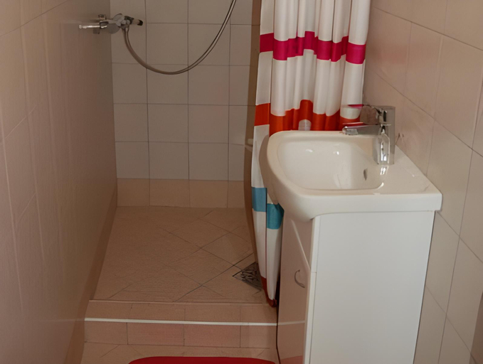 Bathroom 2, Hostel X Point, Kobarid