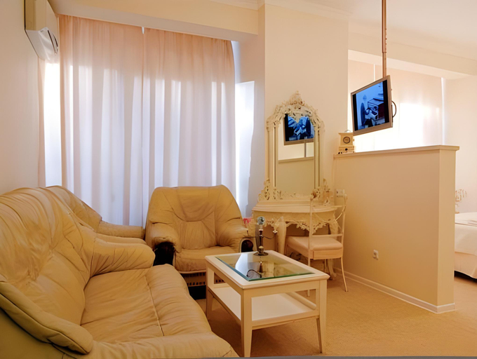 Others 5, light hotel & hub, Dniprovs'kyi