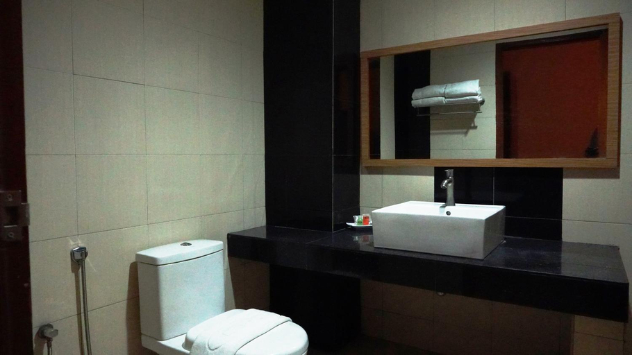 Bathroom 7