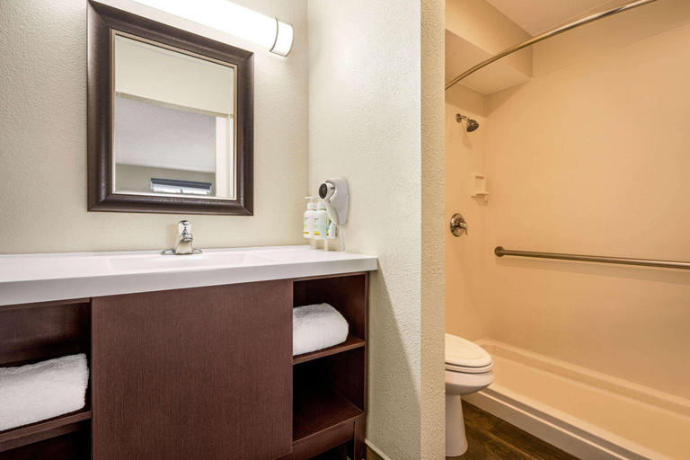 Bathroom 4, Baymont by Wyndham Kingman, Mohave