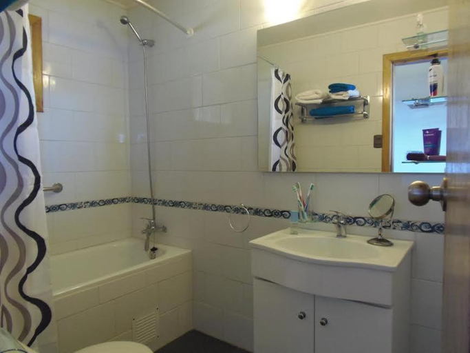 Bathroom, Chile Lodge - Lago Huillinco, Chiloé
