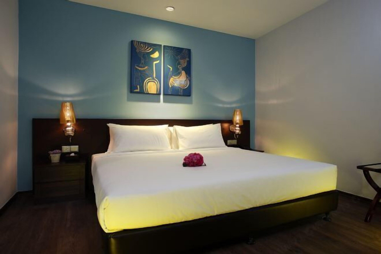 Bedroom 30