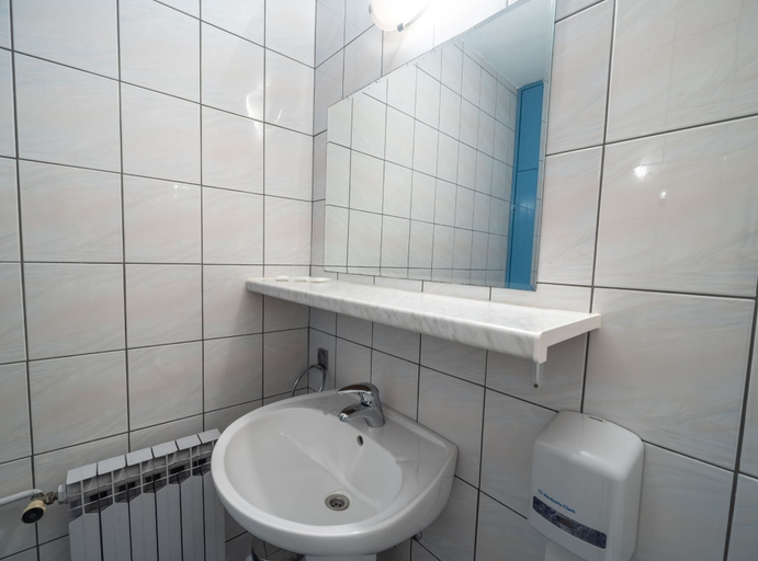 Bathroom 3, Hotel Issa, Vis