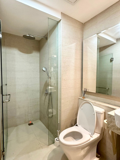Bathroom, Gold Coast Pik Modern Stay Sea View, North Jakarta