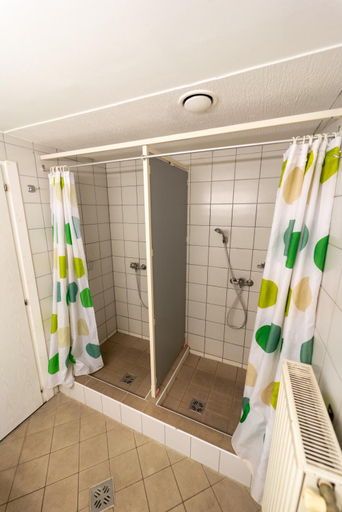 Bathroom 4, Marco Polo Top Ho(s)tel, Budapesti